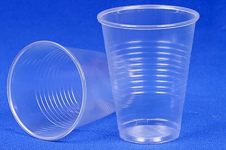 disposable plastic glasses cost