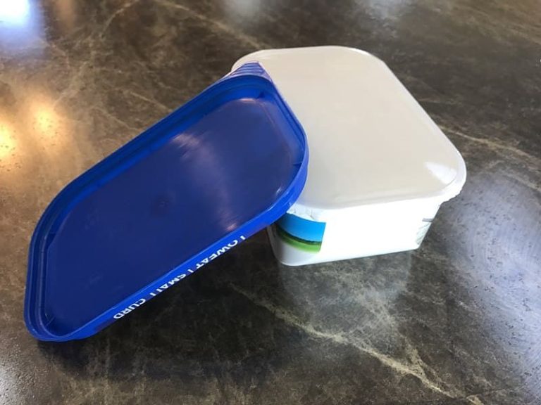 Plastic containers for packing