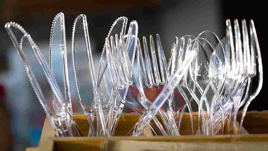  getting to know plastic utensils + the exceptional price of buying plastics utensils 